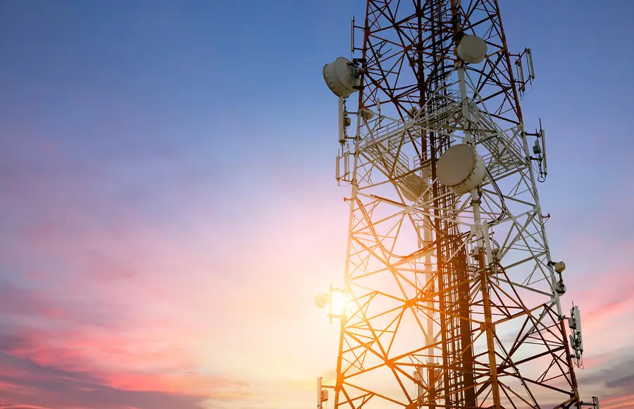 راهنمای نهایی اخذ مجوز دکل مخابراتی و راه‌اندازی شبکه با میکروتیک در سال 1404